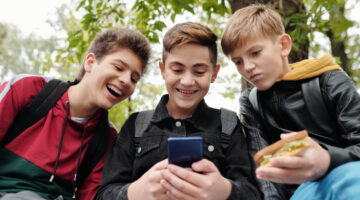 adolescenti-genitori-tecnologia#