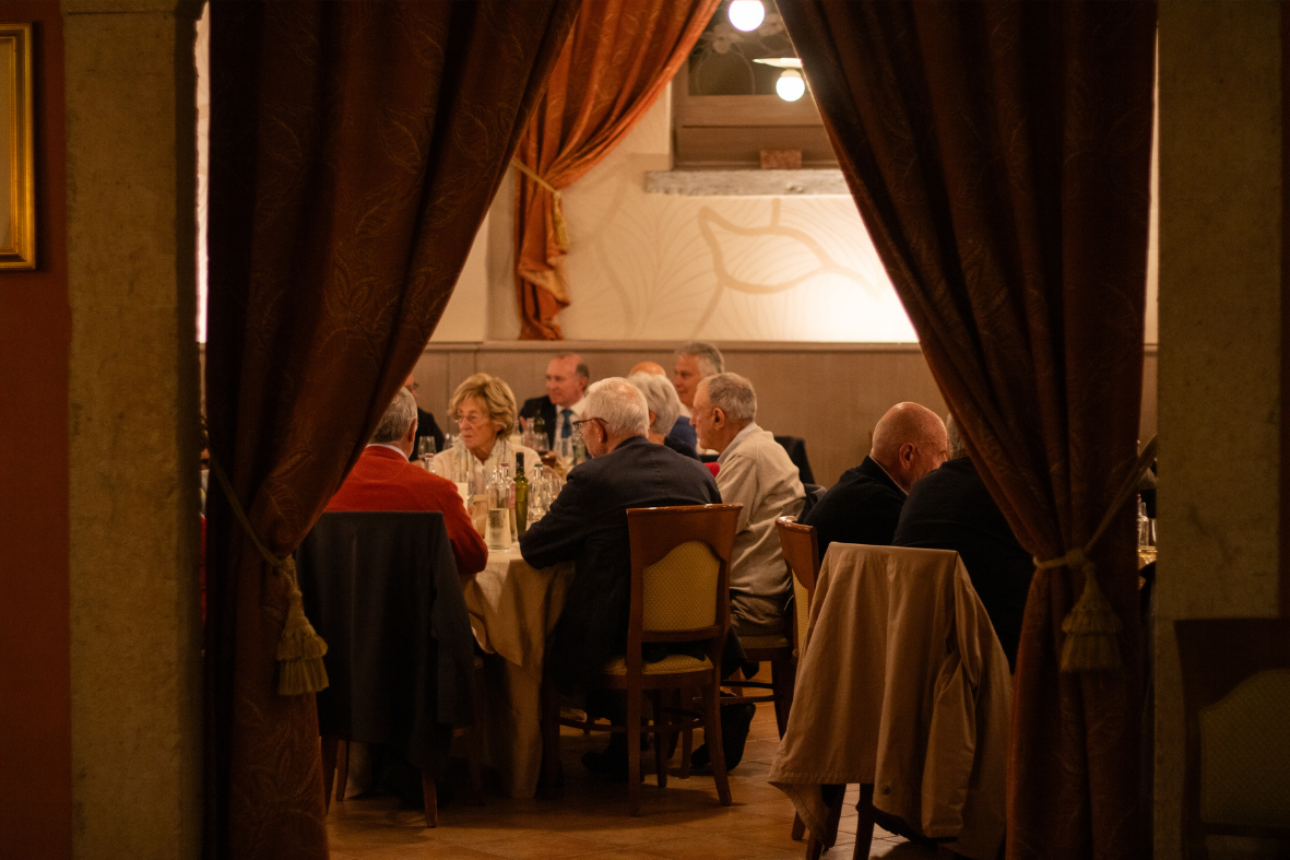Incontri, solidarietà e gratitudine: Insieme a cena