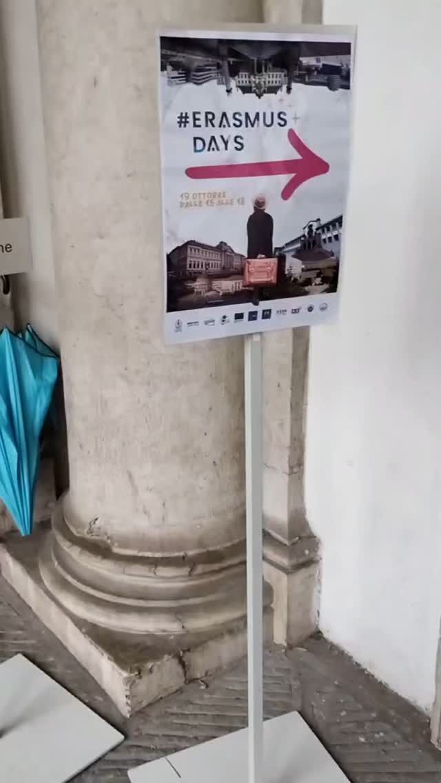 Tanta bella gente agli #ErasmusDay al @mo.ca_brescia!

Se te lo sei perso ma vuoi partire per un'esperienza all'estero contattaci per un colloquio!