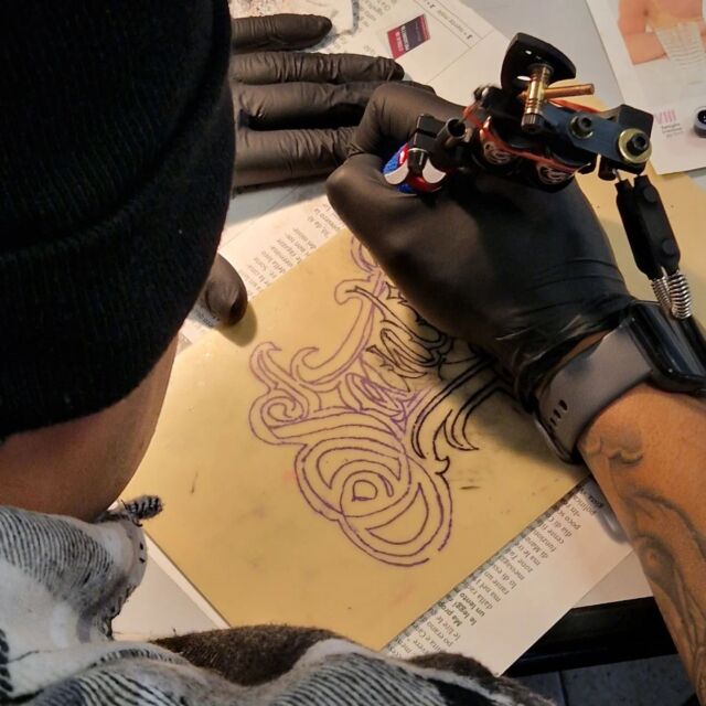 Tattoo che iniziano a prendere forma con @eddietattoostudio ✨️🤩